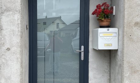 Installation de portes et de portes de garage - Nevers - DomoBaie - Porte vitrée - Porte Anthracite - Porte Aluminium - Porte d' entrée - Cosne sur Loire - Nièvre