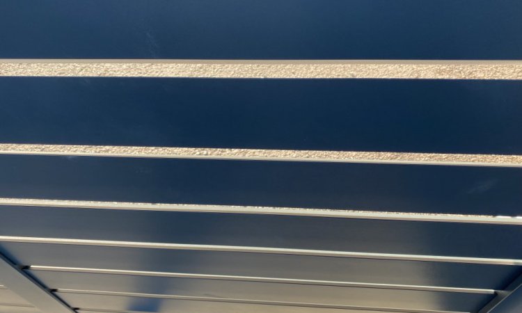 Domobaie - Fenêtre - Nevers - Cosne sur Loire -Portail aluminium sur mesure - Clôture sur mesure - Menuiserie - Aluminium - PVC - Portail Design - Portail Persienné 7016